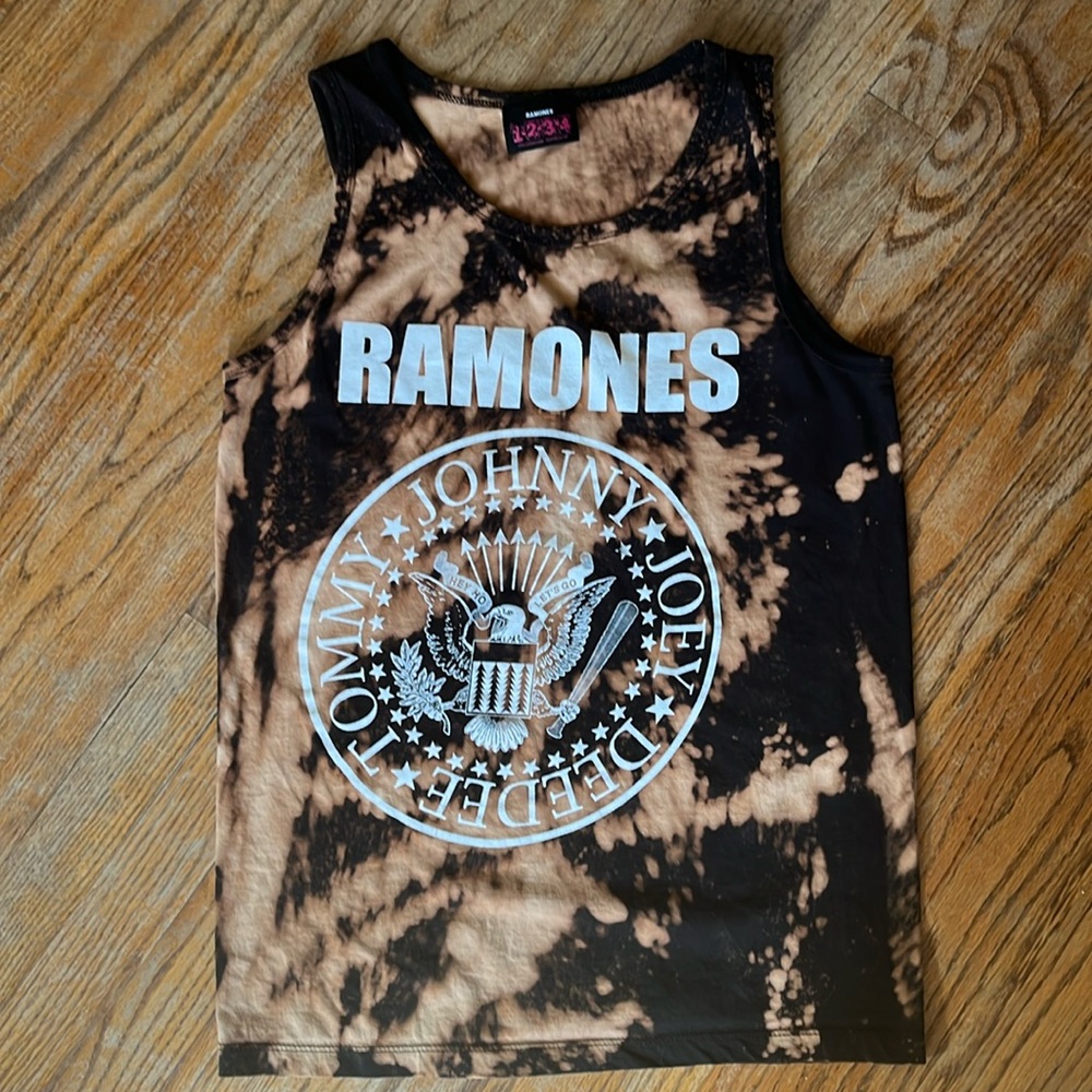 Rare Ramones Band tank top. Y2K with original ramones TM Tag